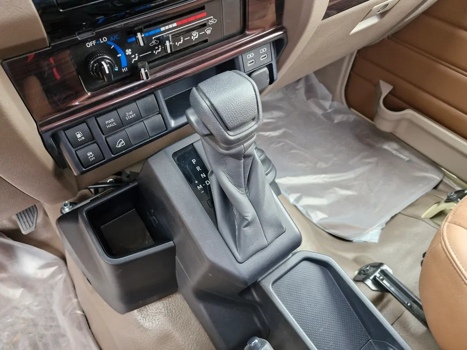 تويوتا شاص LX 2025 