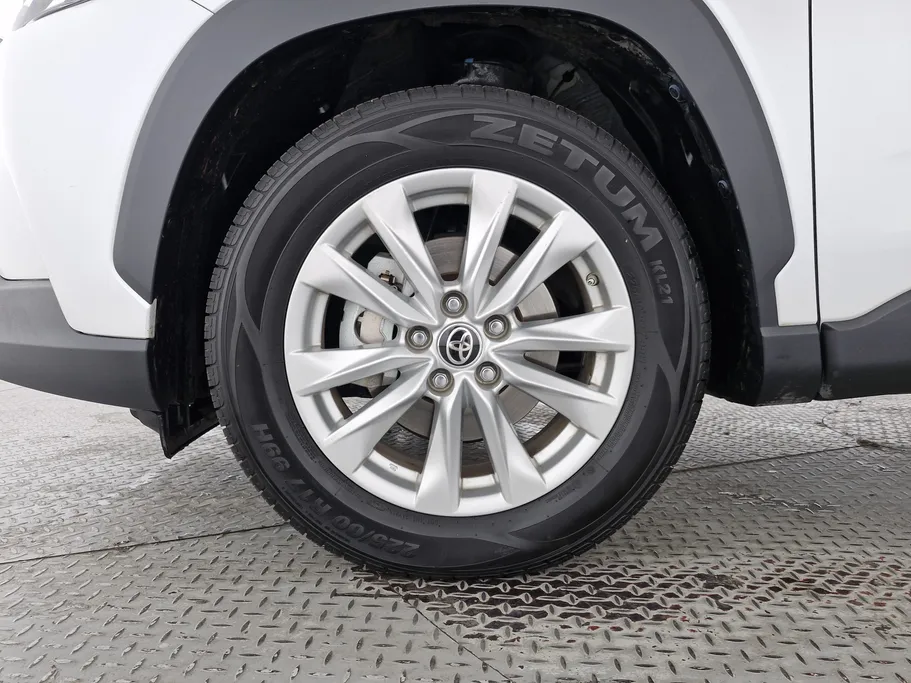 2024 Toyota Corolla Cross XLE HEV 