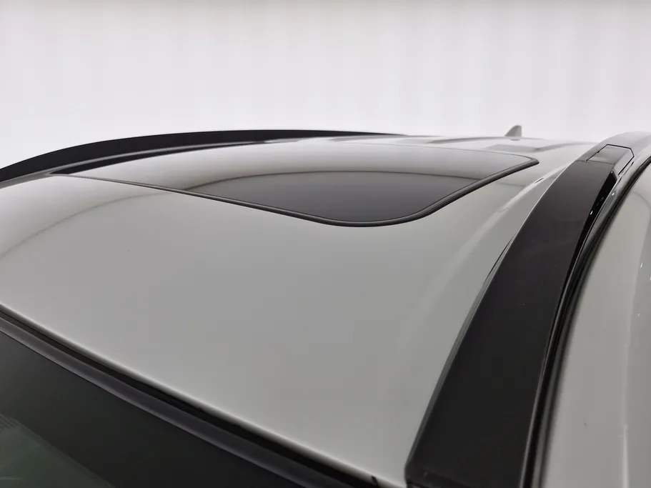 2024 Toyota Corolla Cross XLE HEV 