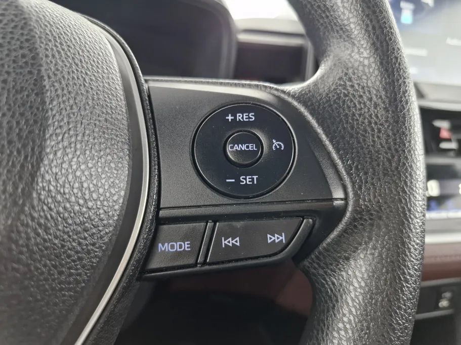 2024 Toyota Corolla Cross XLE HEV 