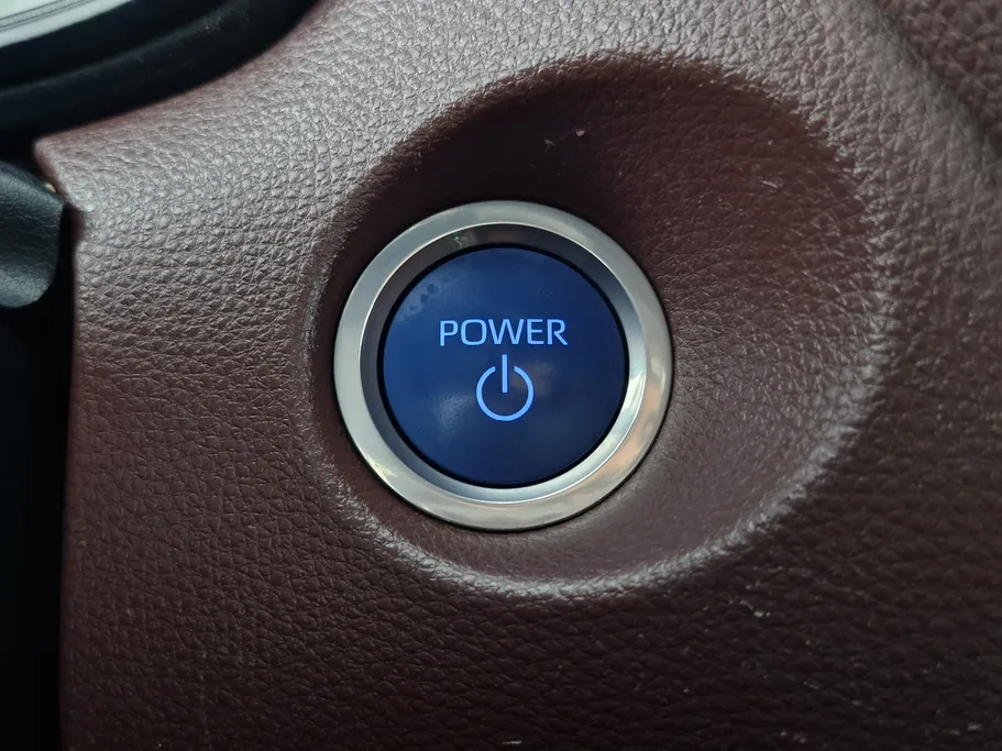 2024 Toyota Corolla Cross XLE HEV 