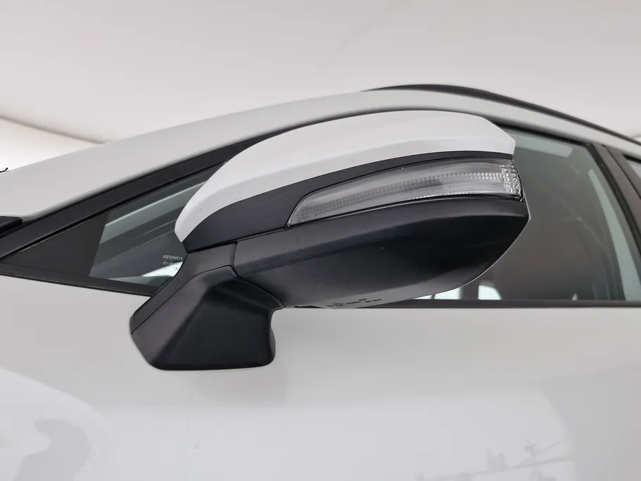 2024 Toyota Corolla Cross XLE HEV 