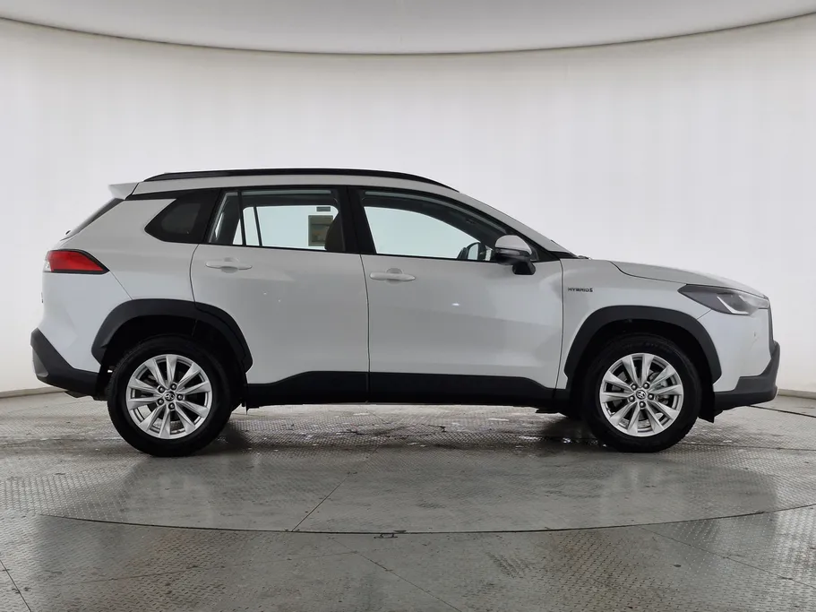2024 Toyota Corolla Cross XLE HEV 
