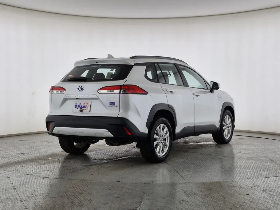 2024 Toyota Corolla Cross XLE HEV 