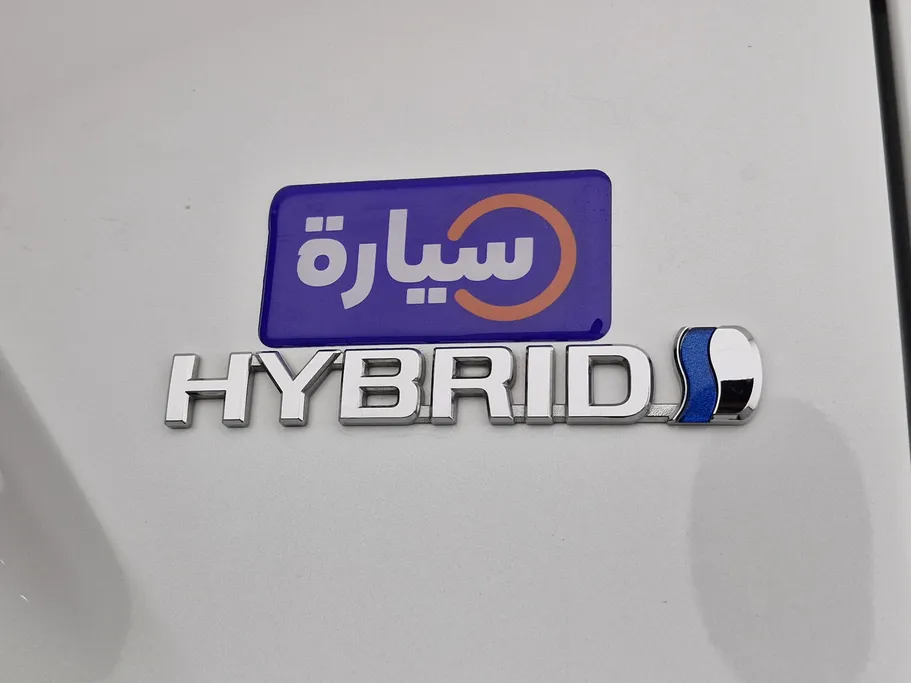 2024 Toyota Corolla Cross XLE HEV 