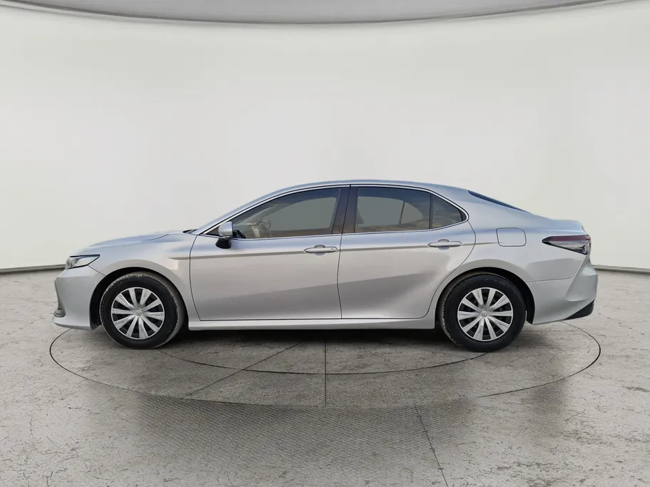 تويوتا كامري LE 2023 