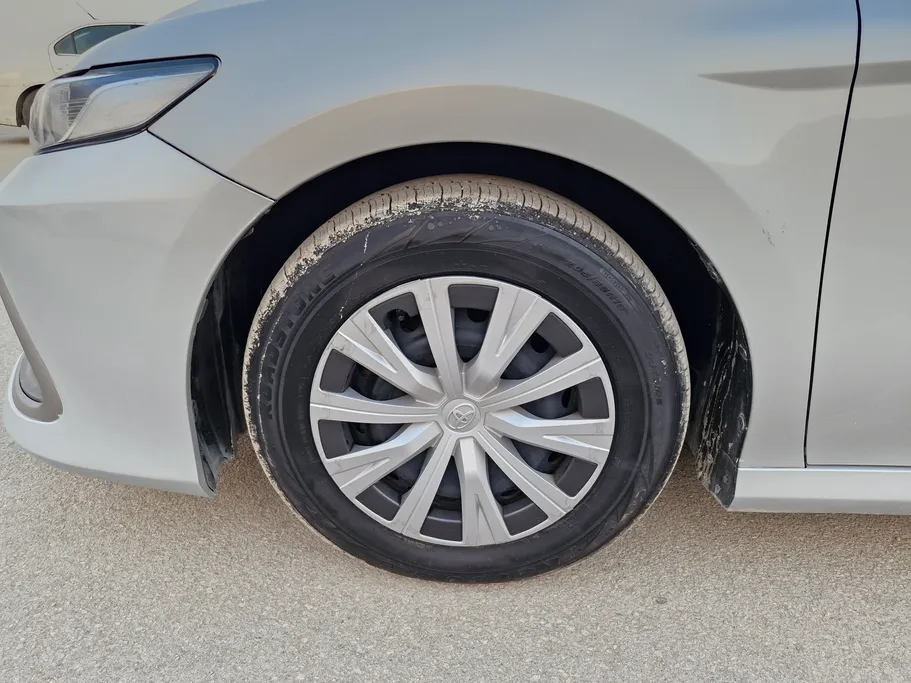 تويوتا كامري LE 2023 