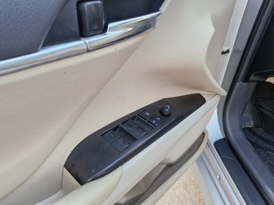 تويوتا كامري LE 2023 