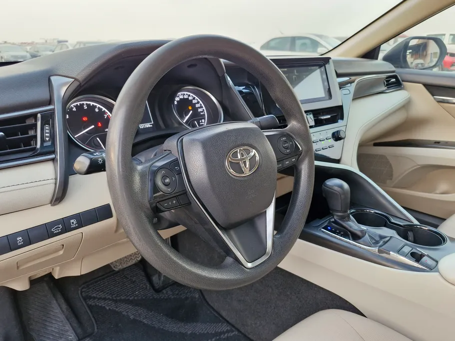 تويوتا كامري LE 2023 