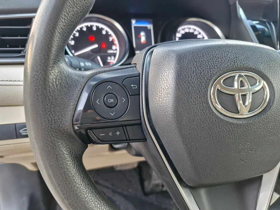 تويوتا كامري LE 2023 