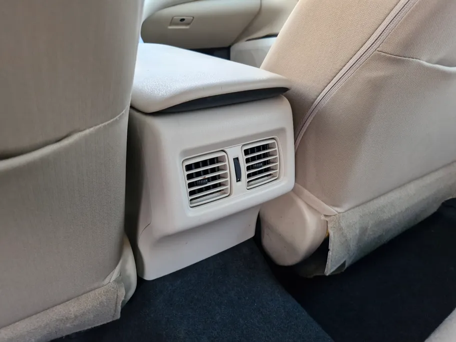 تويوتا كامري LE 2023 