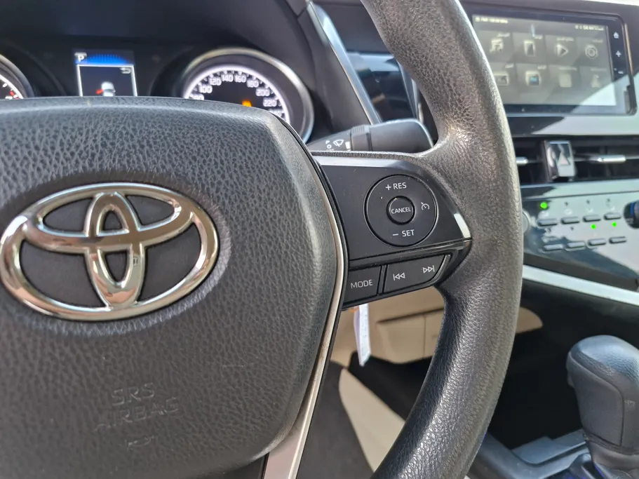 تويوتا كامري LE 2023 