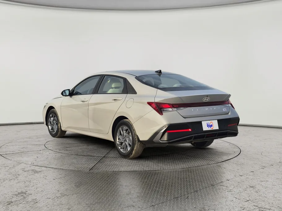 2024 Hyundai Elantra Smart 