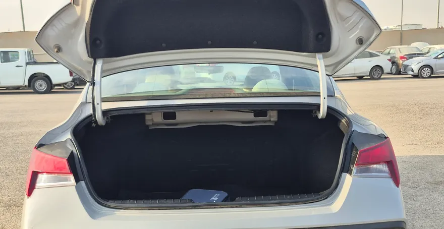 2024 Hyundai Elantra Smart 