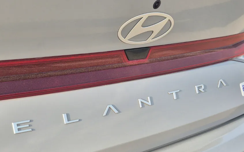 2024 Hyundai Elantra Smart 