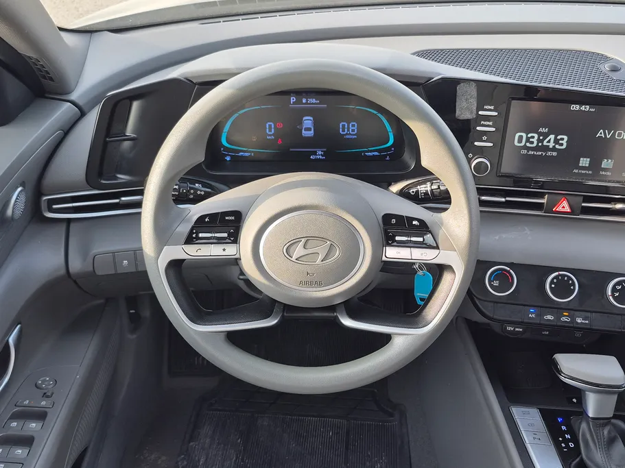 2024 Hyundai Elantra Smart 