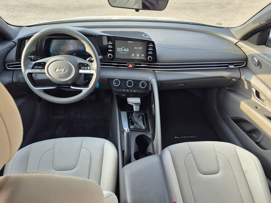 2024 Hyundai Elantra Smart 