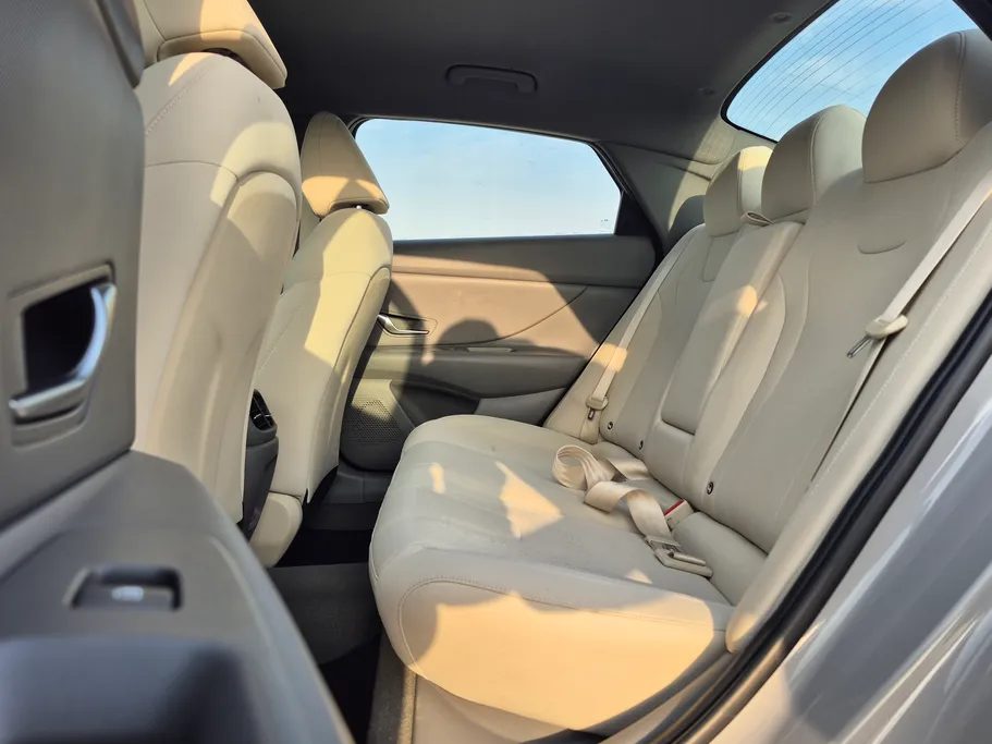 2024 Hyundai Elantra Smart 