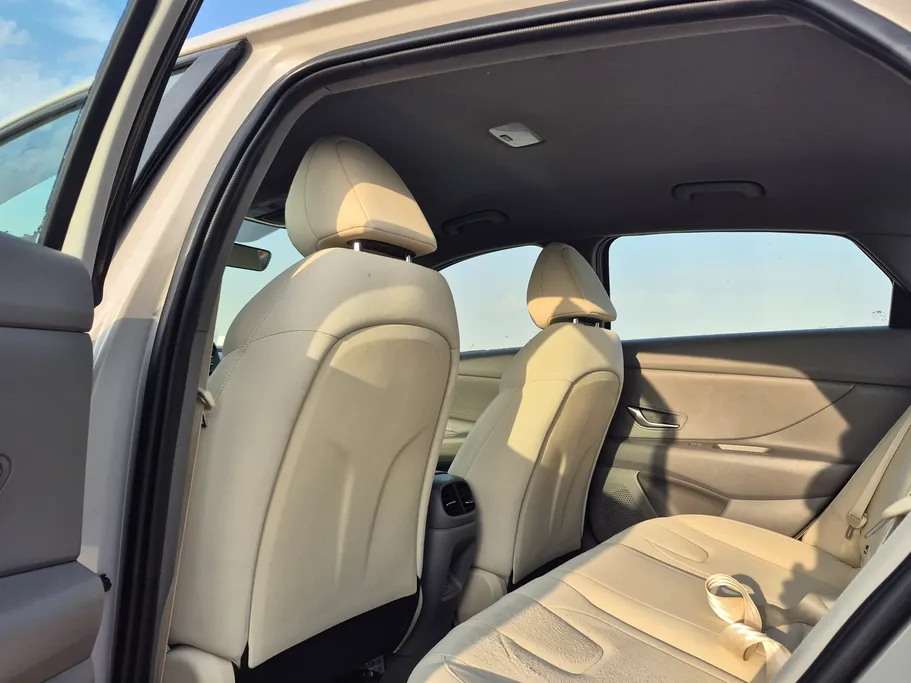 2024 Hyundai Elantra Smart 