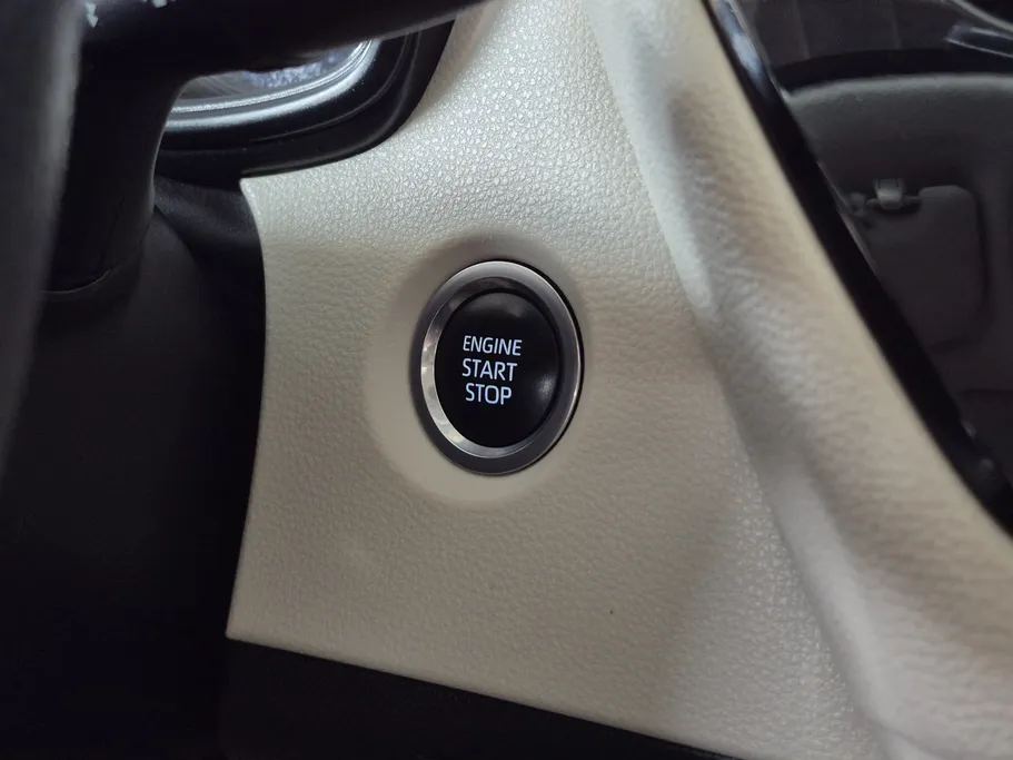 تويوتا كورولا XLI Executive Moonroof 2024 