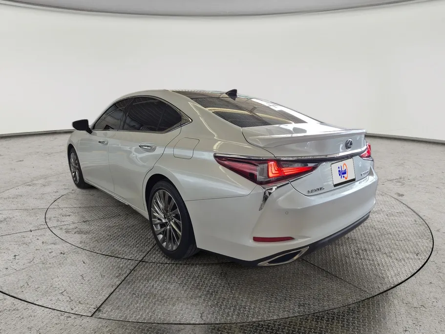 لكزس ES 350 DD Exclusive 2023 