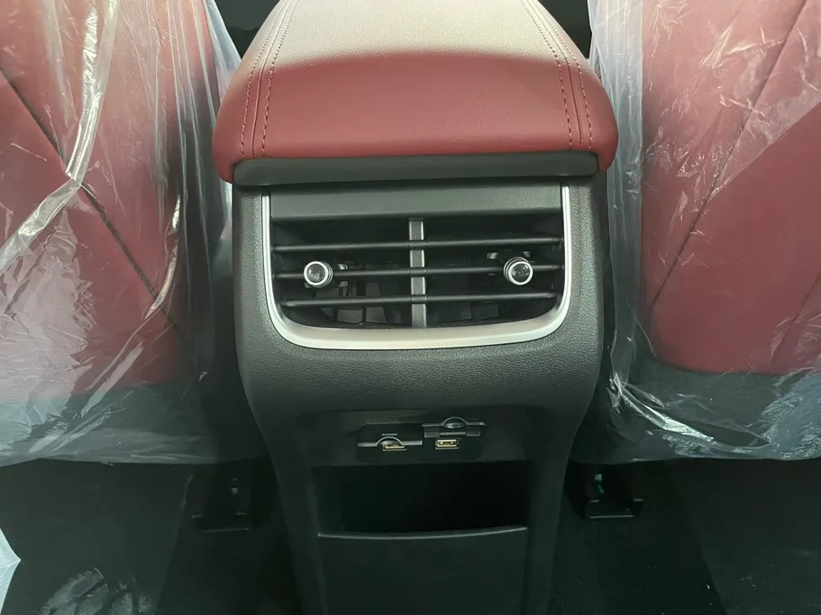 جريت وول تانك 300 كونكيرور 2026 