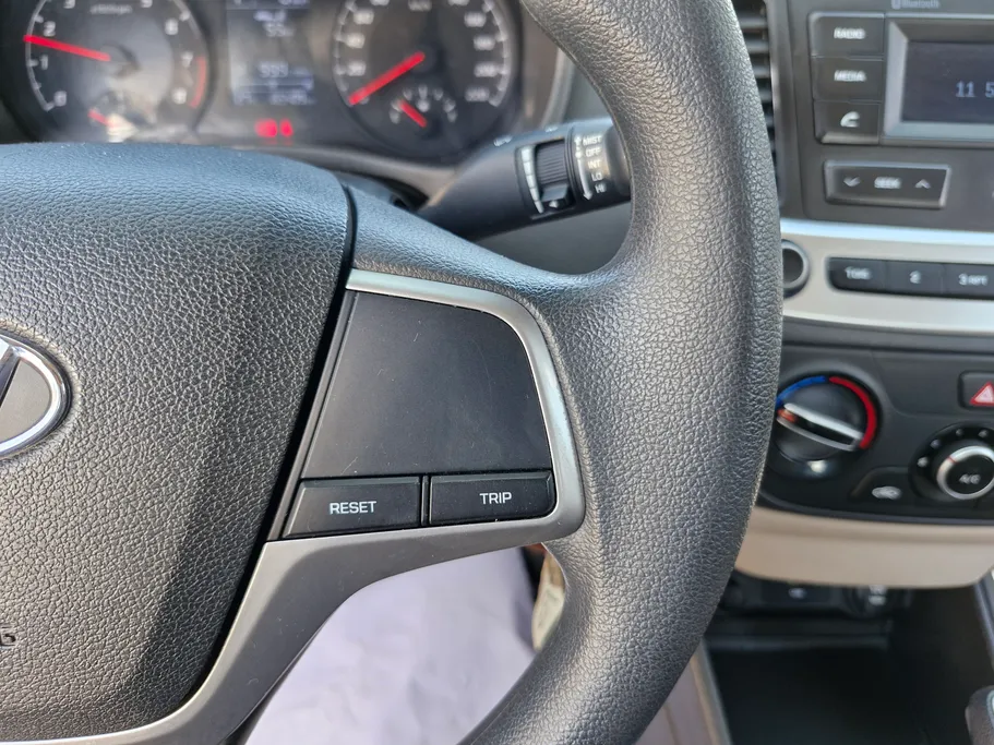 هيونداي اكسنت سمارت 2023 