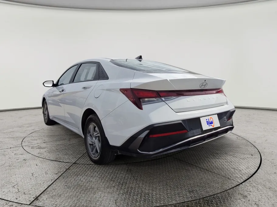 2024 Hyundai Elantra Smart 