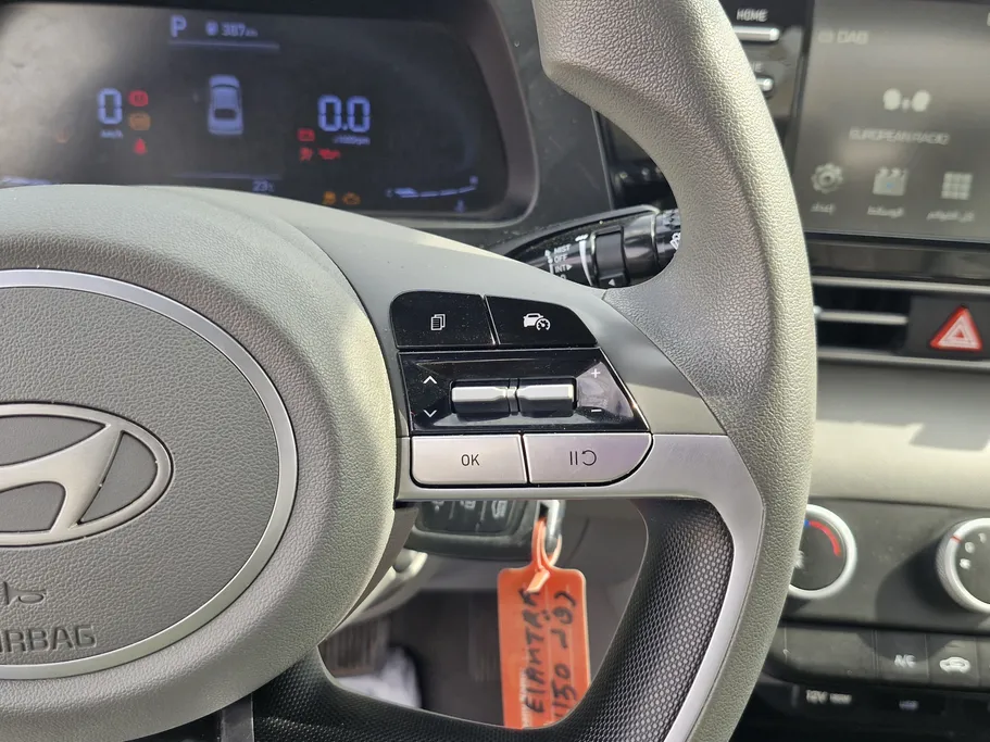 2024 Hyundai Elantra Smart 