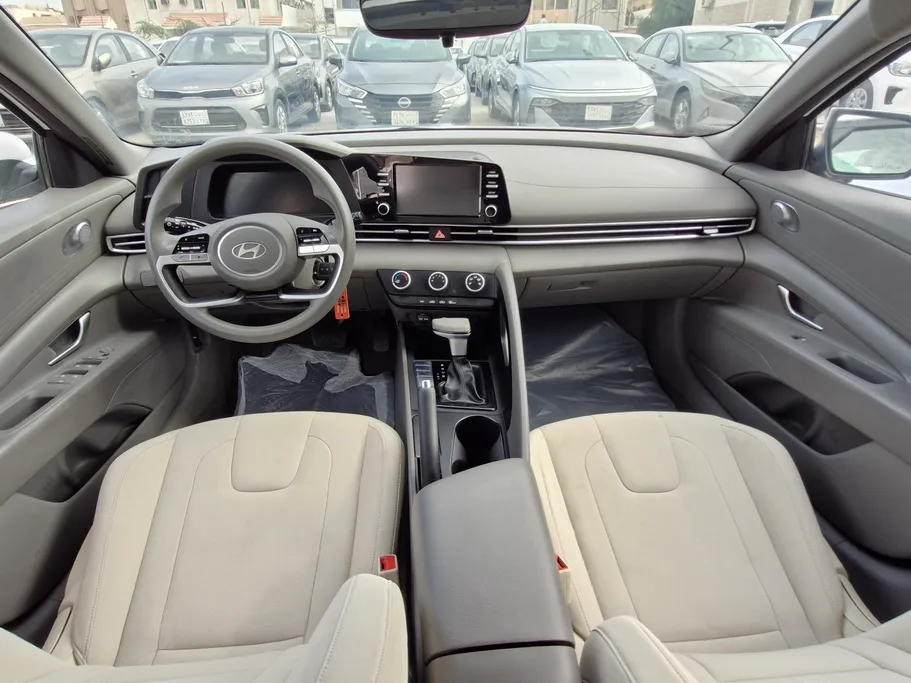 2024 Hyundai Elantra Smart 