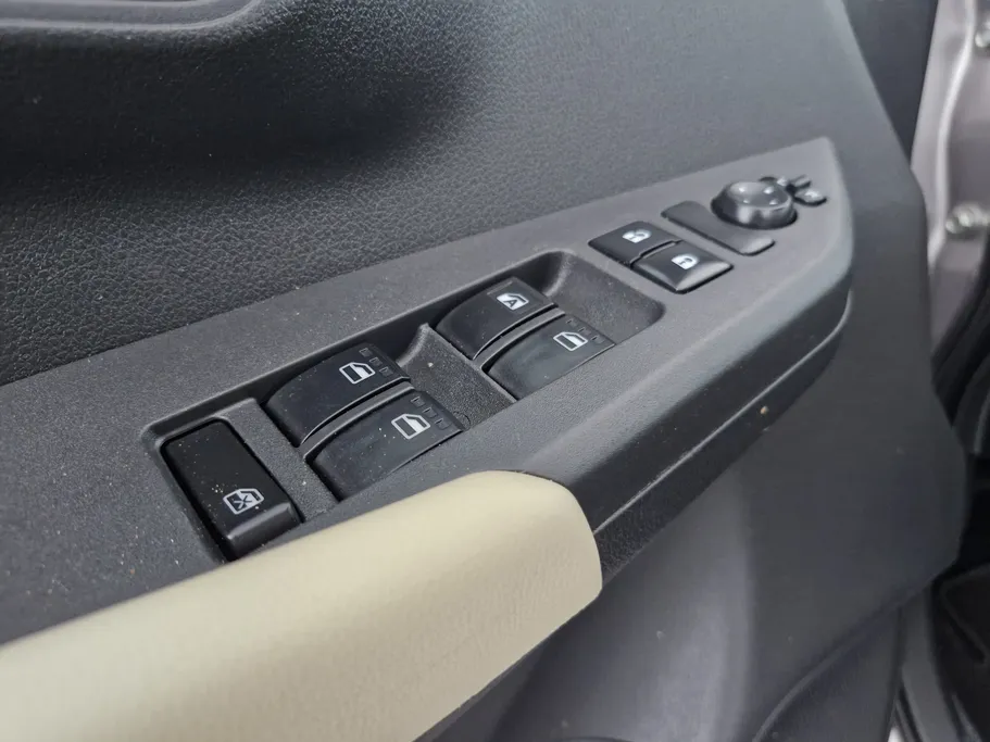 تويوتا يارس Y 2023 