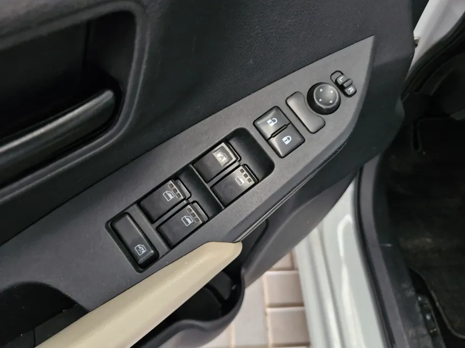 تويوتا يارس Y 2023 