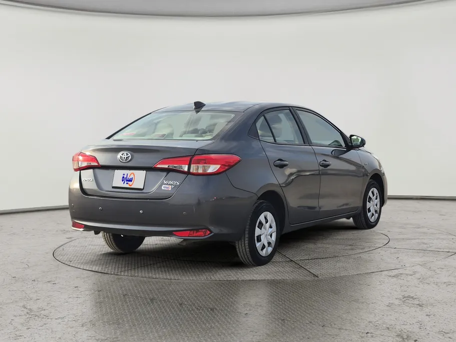 2021 Toyota Yaris  Y 