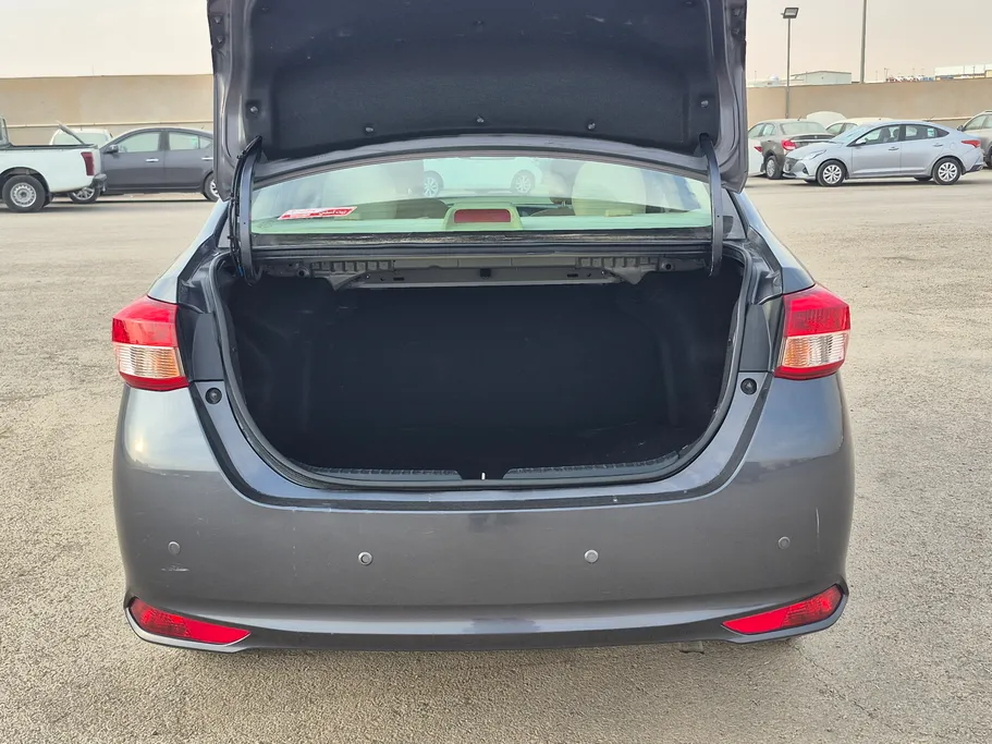 2021 Toyota Yaris  Y 