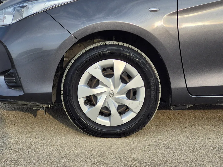 2021 Toyota Yaris  Y 