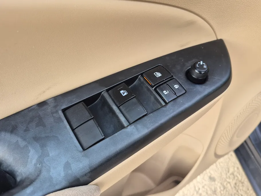 2021 Toyota Yaris  Y 