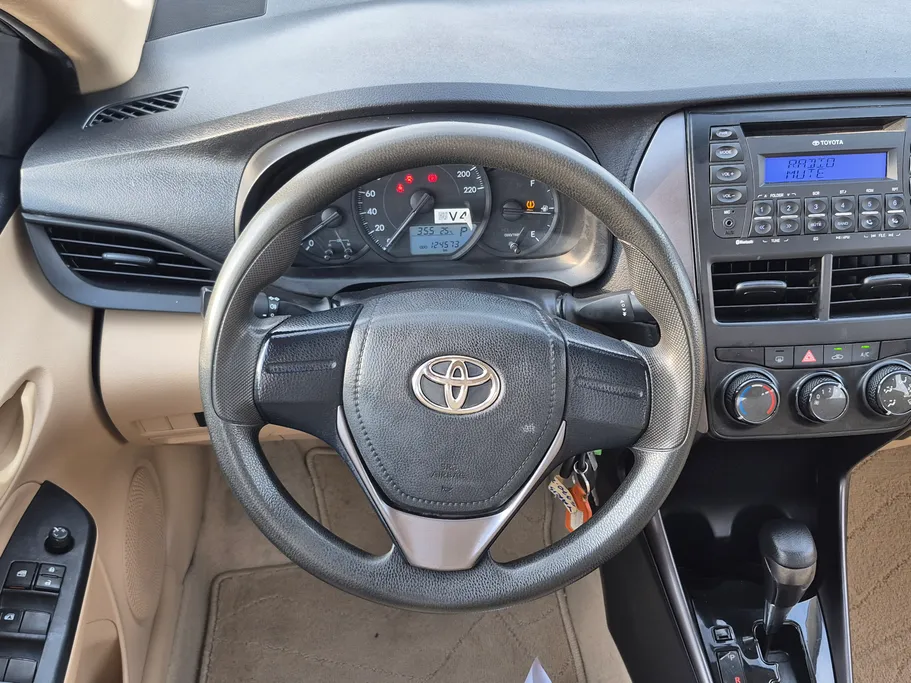 2021 Toyota Yaris  Y 