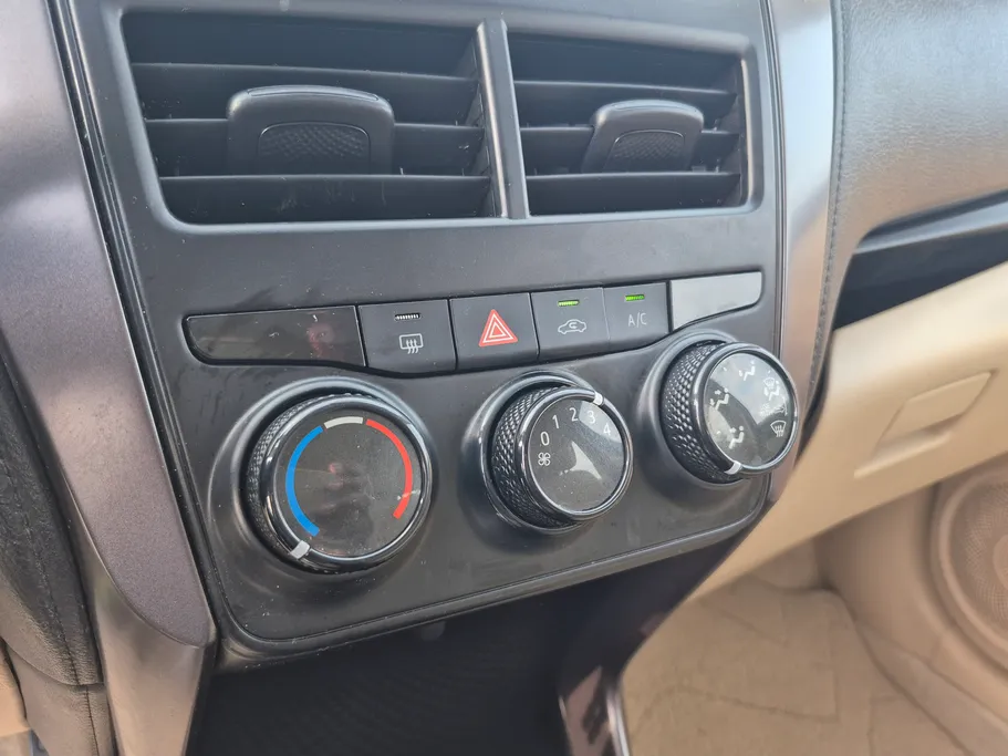 2021 Toyota Yaris  Y 