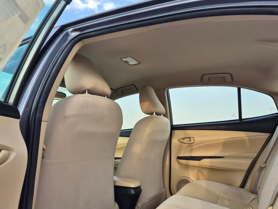 2021 Toyota Yaris  Y 