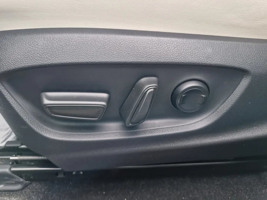 2023 Toyota Crown Premium 