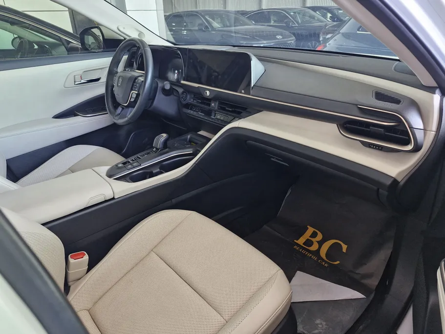 2023 Toyota Crown Premium 