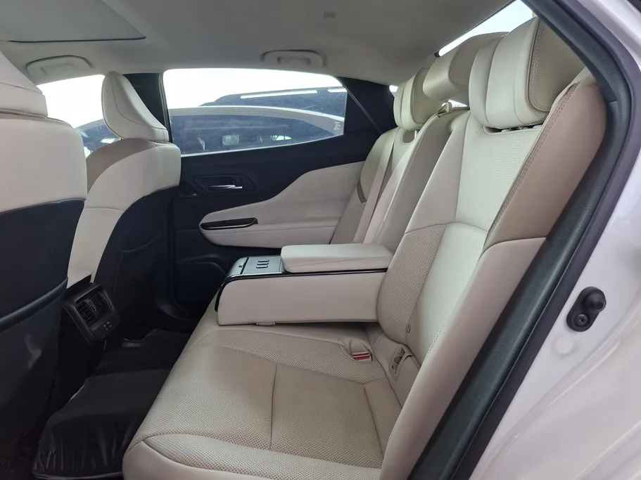 2023 Toyota Crown Premium 