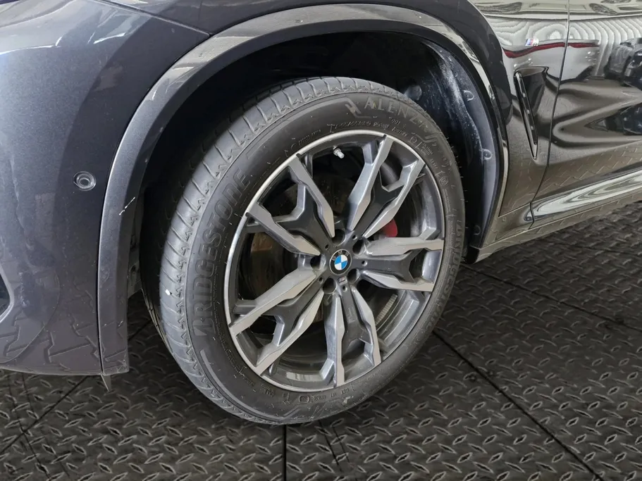 2025 BMW X Series 4 xDrive 30i 