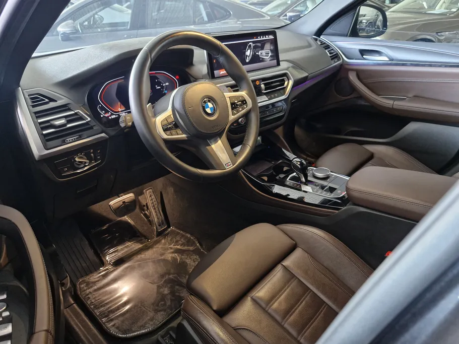 2025 BMW X Series 4 xDrive 30i 