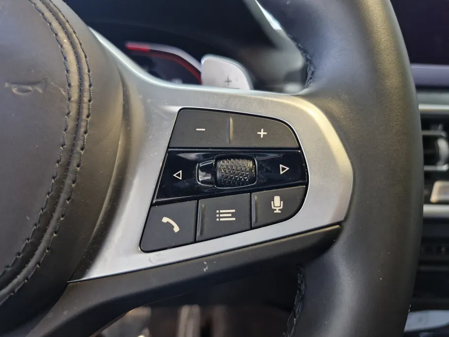 2025 BMW X Series 4 xDrive 30i 