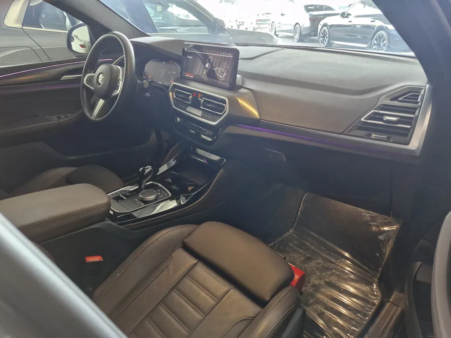 2025 BMW X Series 4 xDrive 30i 