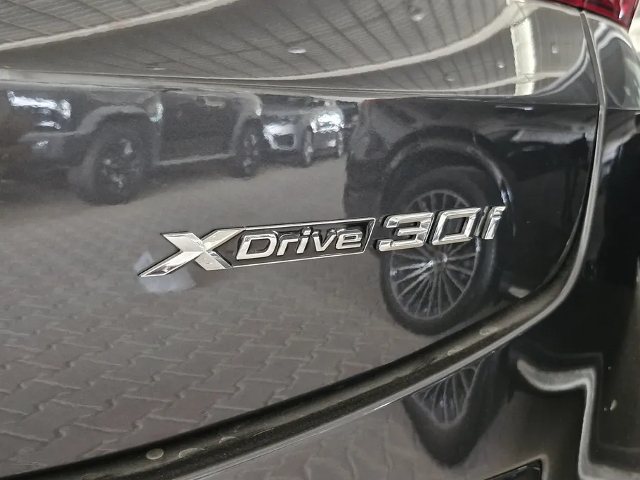 2025 BMW X Series 4 xDrive 30i 
