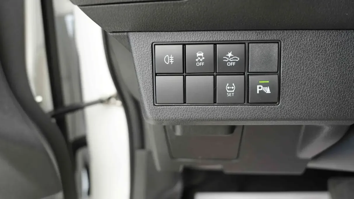 تويوتا يارس YX 2026 