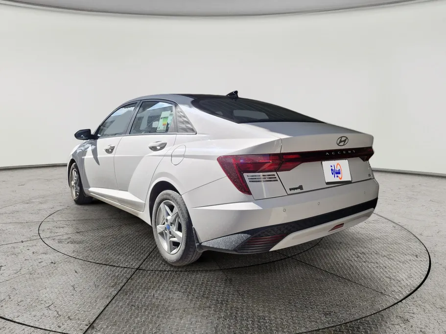 هيونداي اكسنت سمارت 2024 