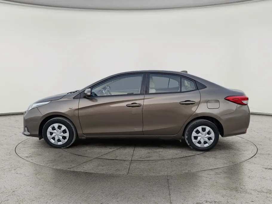 2022 Toyota Yaris  Y 